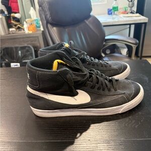 Nike Men’s blazer shoe